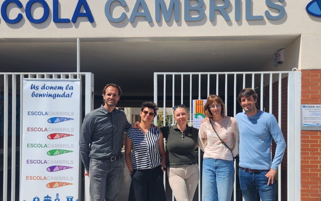 Z wizytą  w szkole partnerskiej w malowniczej miejscowości Cambrils w Hiszpanii.
